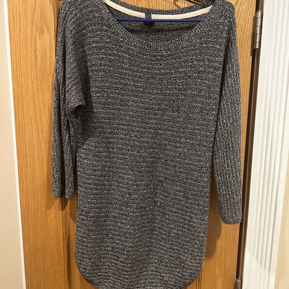 Sweater - Picture 1 of 1